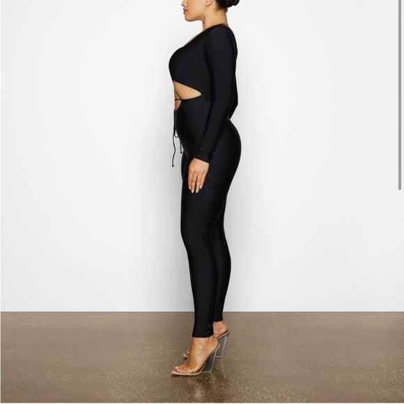 SKIMS Lace-Up Catsuit Jumpsuit One Piece in black NWOT - Picture 7 of 9